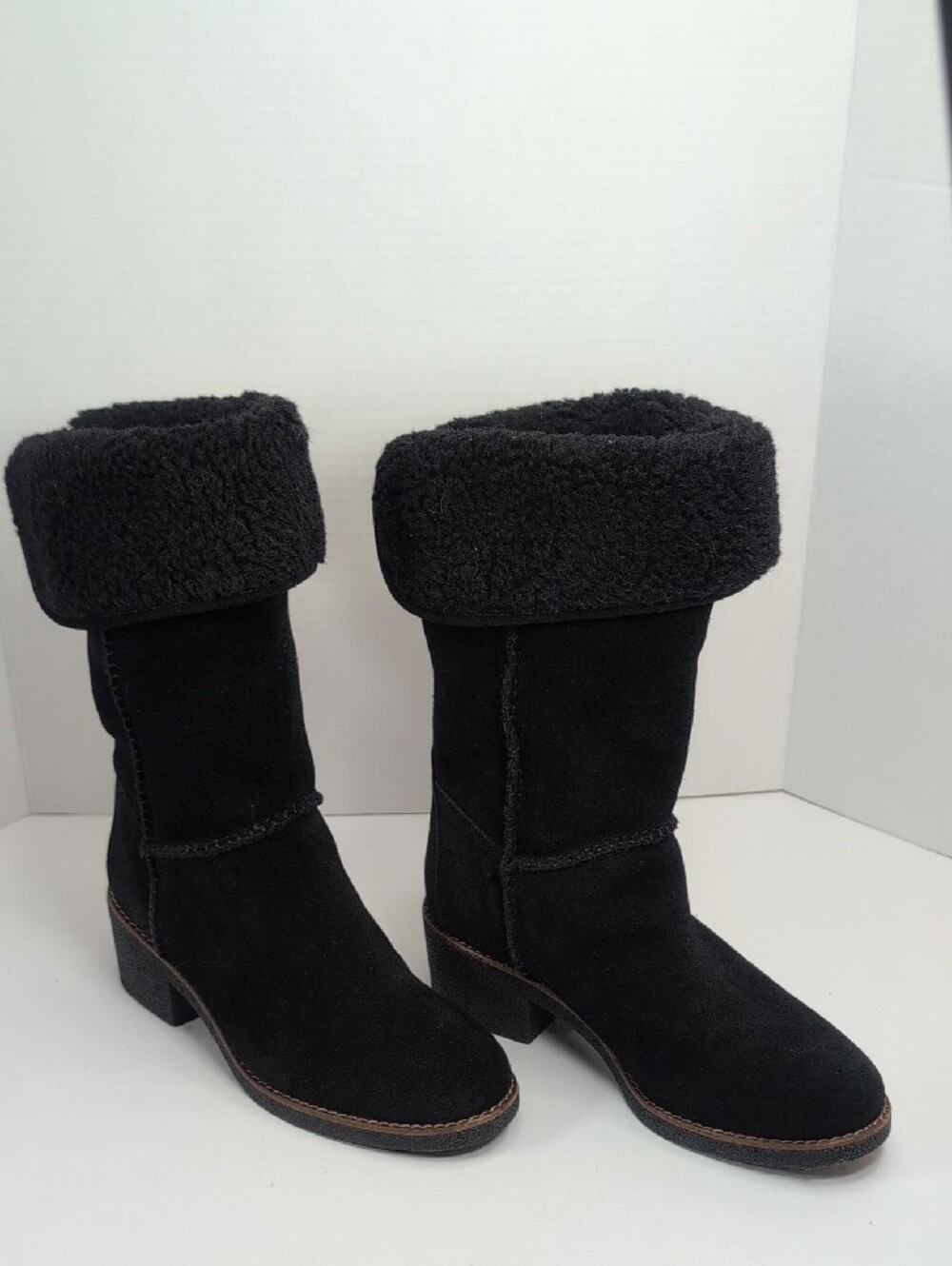 Coach Turnlock Shearling Black Suede Boots Size 7 Like New - Picture 2 of 13